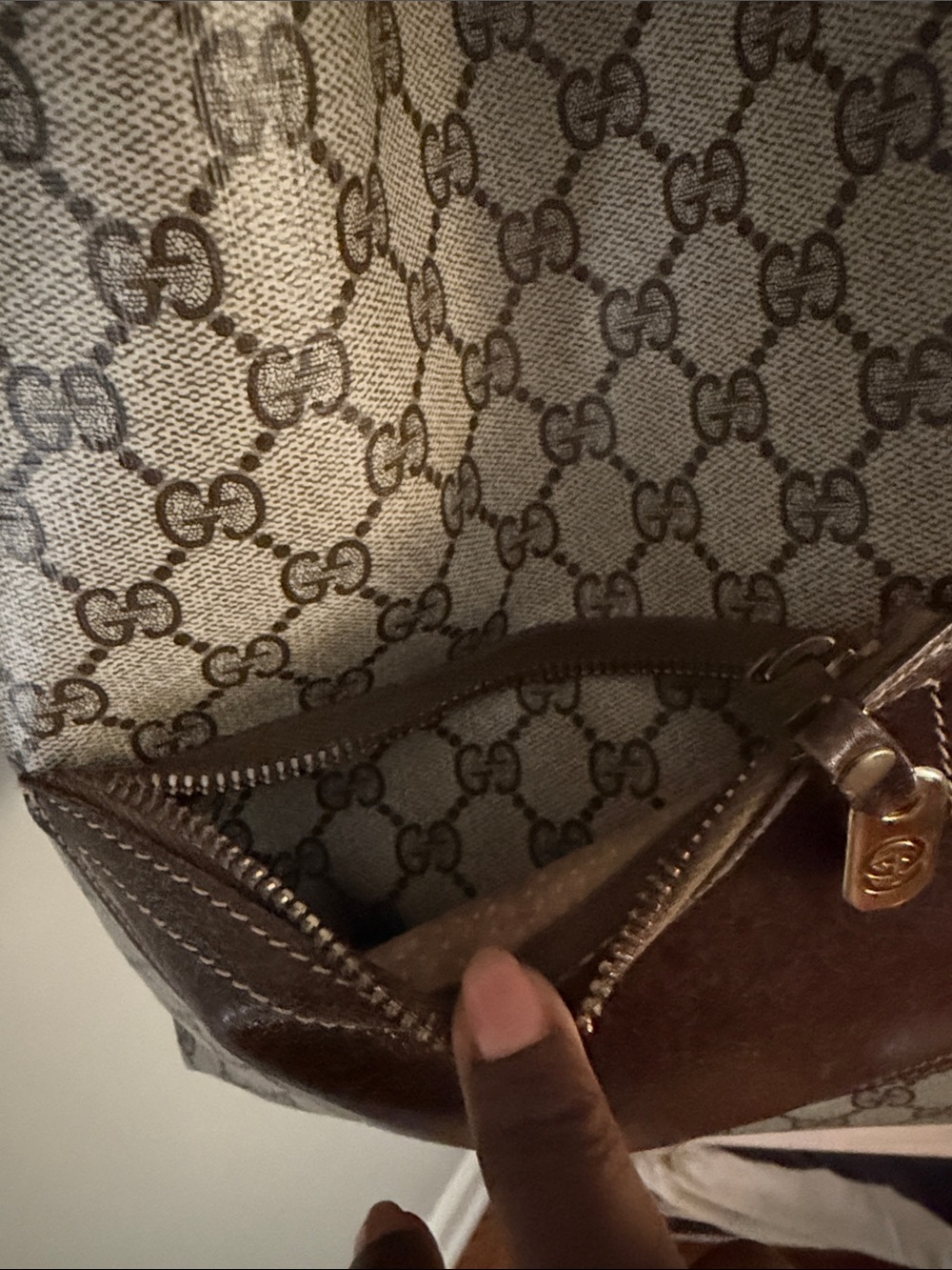 Vintage Gucci Tote - Picture 4 of 10